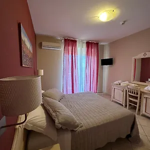 ** Aparthotel Le Residenze Di Santa Costanza - Le Dimore Italien